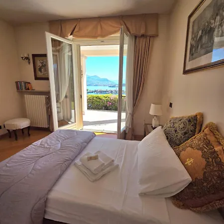 Queen - Stunning Panoramic Island View Apartamento Baveno